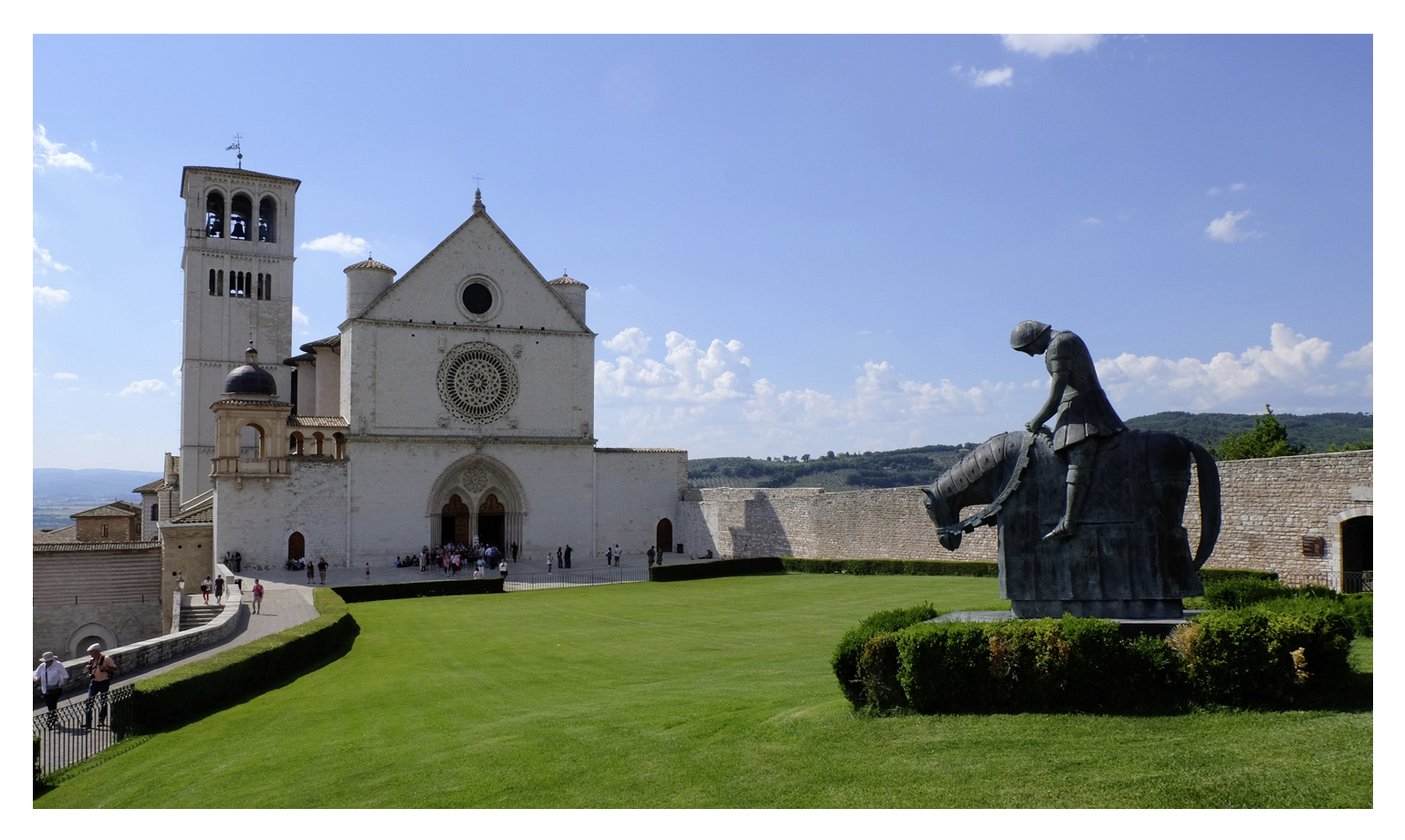 En passant par Assise -130 jours de marche, de Rome à St Jacques de Compostelle